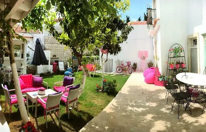 Umit Ev Αλακάτι