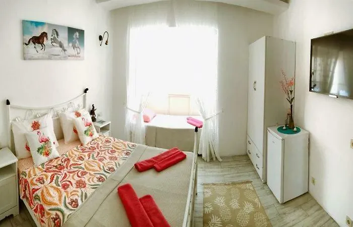 Umit Ev Ξενοδοχείο 2*